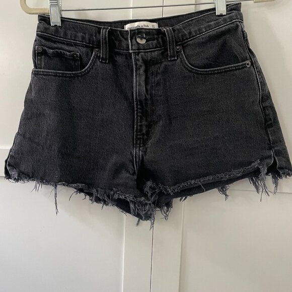 Abercrombie High Rise Mom Short - Picture 4 of 4